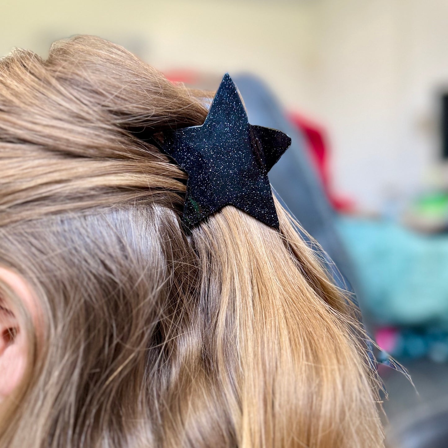 Viola Black Star Glitter Hair Claw Clip